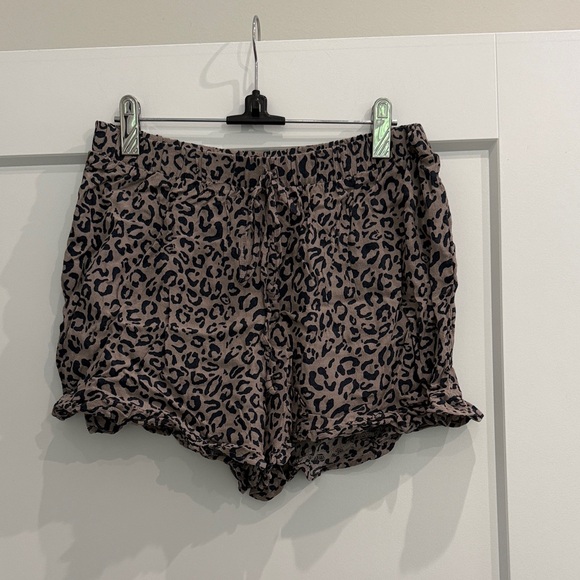 American Eagle Outfitters Pants - American Eagle Outfitters Leopard Print Lounge Shorts - Beige & Black